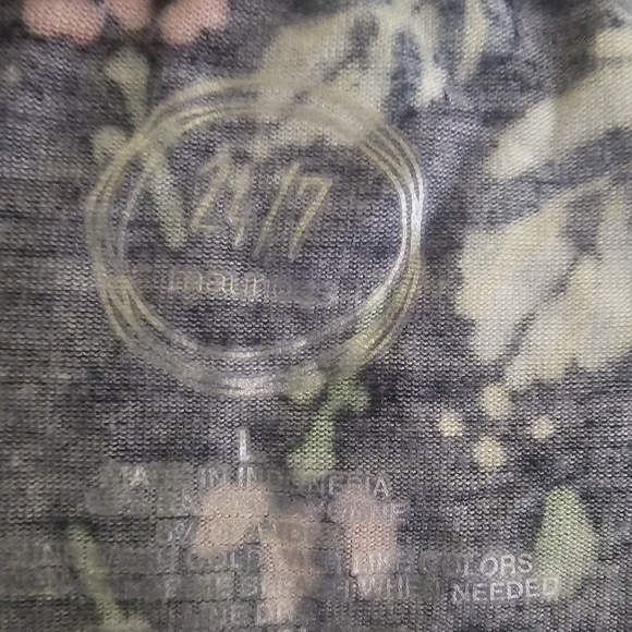 Blue floral Maurices tank size large - Picture 2 of 2